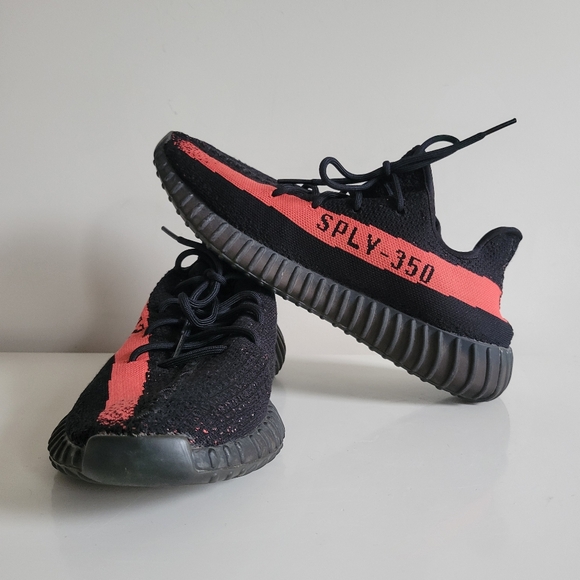 Adidas Yeezy Boost 350 V2Core Black Red Stripe Size 13 BY9612 - Picture 1 of 13